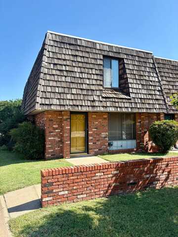 2106 Indian Drive A., Enid, OK 73703