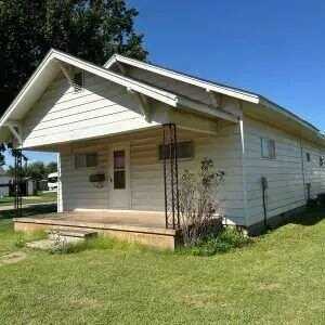 221 S. Pennsylvania, Cherokee, OK 73728