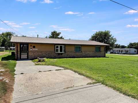 1112 6th St, Cawker City, KS 67430