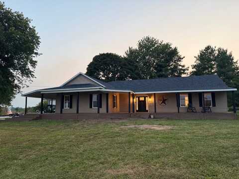 491 NW1225 Street, Roodhouse, IL 62082
