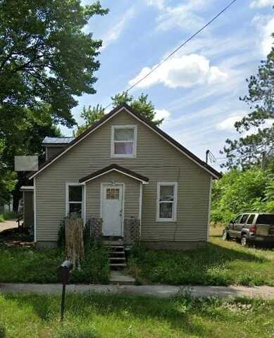 1119 1st Ave, Cadillac, MI 49601