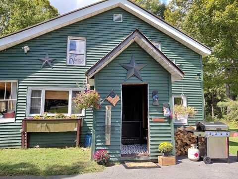 455 Mussey Rd, Johnstown, NY 12095