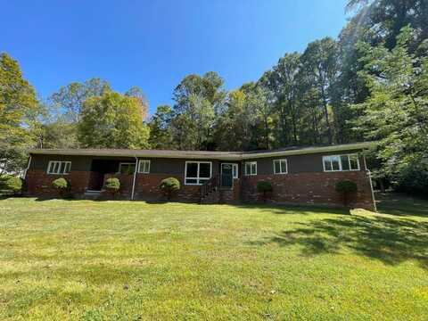 418 McKees Creek Road, Summersville, WV 26651