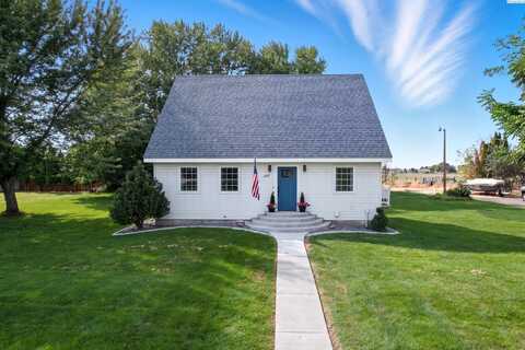 1427 Lake Road, Burbank, WA 99323