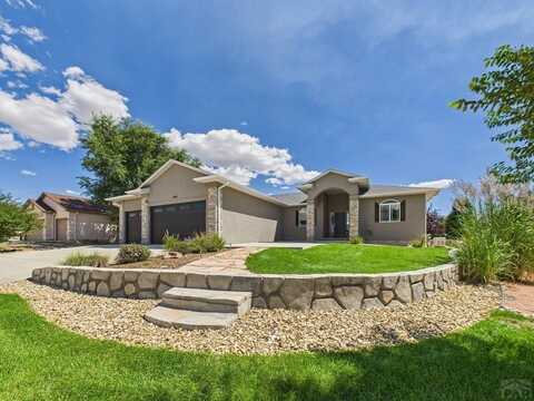 390 W Archer Dr, Pueblo West, CO 81007