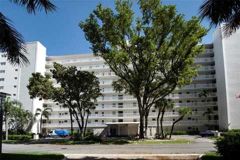 2555 NE 11th St, Fort Lauderdale, FL 33304