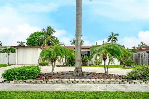 919 SE 17th St, Deerfield Beach, FL 33441