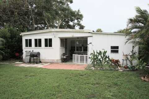 1082 Parkway Lane, Barefoot Bay, FL 32976