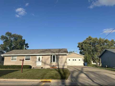 708 PINE Street, OMRO, WI 54963