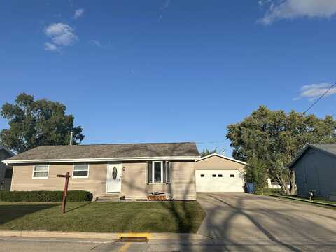 708 PINE Street, OMRO, WI 54963