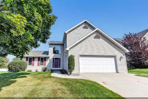 1430 MOHICAN Court, GREEN BAY, WI 54313
