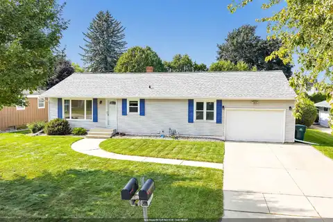 2454 ROBIN Lane, GREEN BAY, WI 54303
