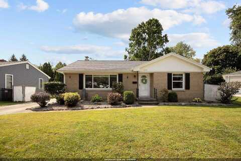 1220 LOCH Drive, GREEN BAY, WI 54303
