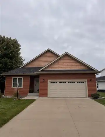 4039 John Hart Place, Eau Claire, WI 54703