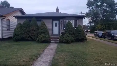 5481 Edgewood Street, Dearborn Heights, MI 48125