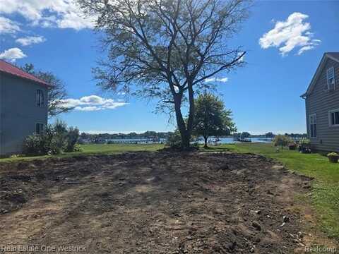 5109 Pointe Tremble Road, Clay, MI 48001
