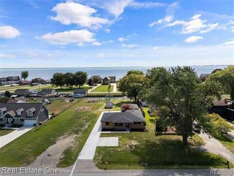 47900 Jefferson Avenue, Chesterfield, MI 48047