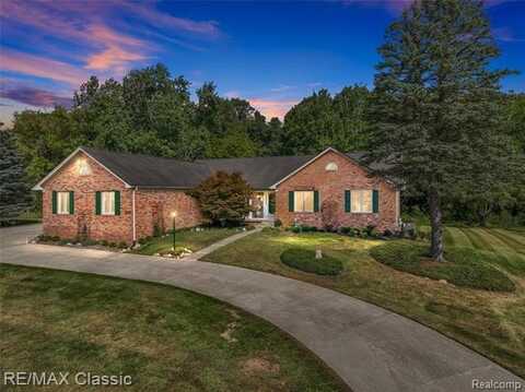 4150 Heatherwood Drive, Commerce Township, MI 48382