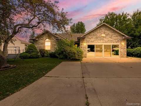 24829 Woodland Drive, Brownstown, MI 48134