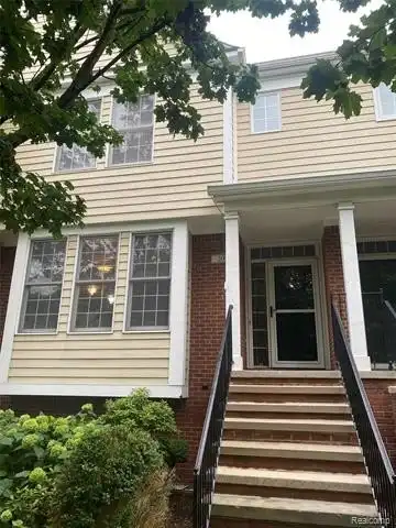 202 Stonebrooke Court, Royal Oak, MI 48067