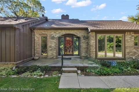 30705 River Crossing Street, Bingham Farms, MI 48025