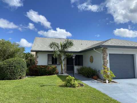 125 Moccasin Trail S, Jupiter, FL 33458