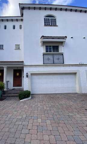 1950 Presidential 2 Way, West Palm Beach, FL 33401