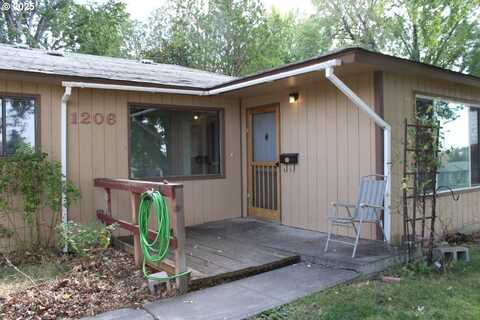 1206 SW 24TH ST, Pendleton, OR 97801