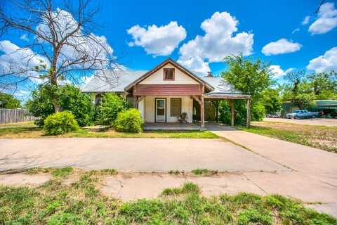 600 N 4th St, Ballinger, TX 76821
