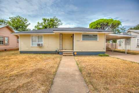 1203 N 5th St, Ballinger, TX 76821