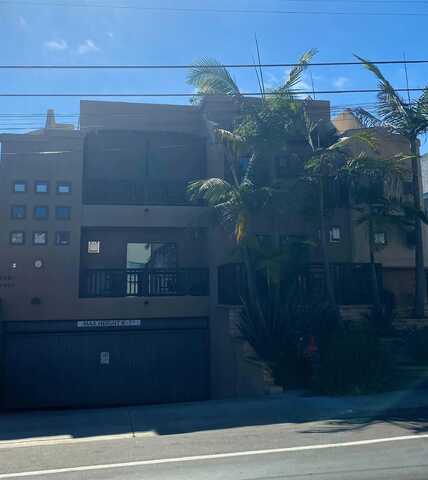 3986 Riviera Dr, San Diego, CA 92109