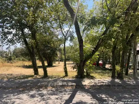 818 S Mel Waiters, San Antonio, TX 78203