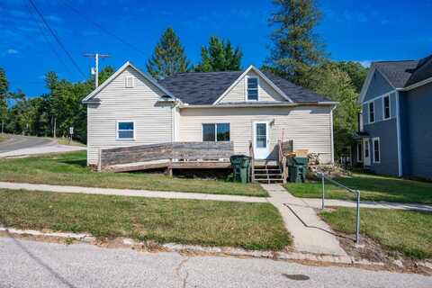 526 N East Street, Wonewoc, WI 53968