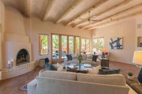 103 1/2 Victoria Street, Santa Fe, NM 87505