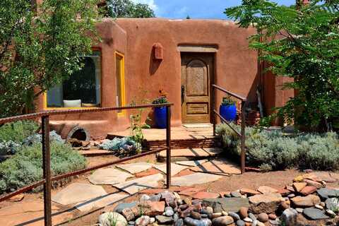 481 Camino Don Miguel, Santa Fe, NM 87505