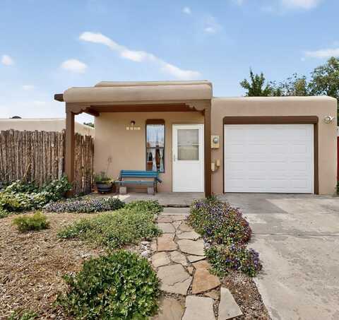 1238 Senda Lane, Santa Fe, NM 87507