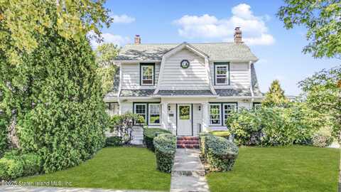 1 Whitewood Avenue, Staten Island, NY 10310
