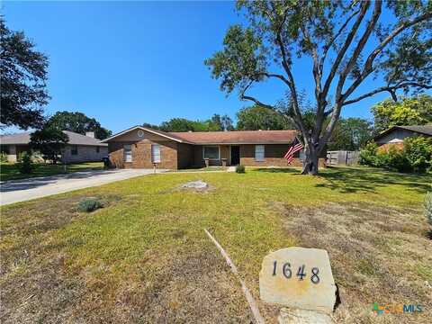 1648 Eastwood Drive, Seguin, TX 78155