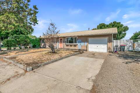 3061 Village Circle, White City, OR 97503