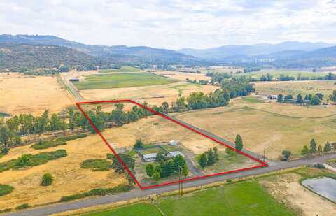 784 Meridian Road, Eagle Point, OR 97524