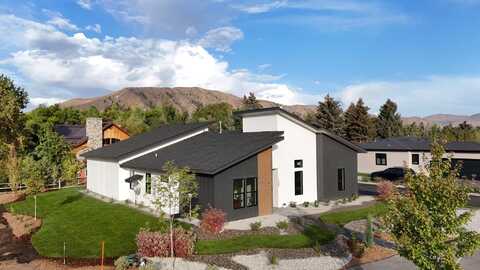 111 San Badger Dr, Hailey, ID 83333