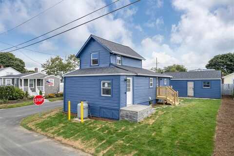 55 Ormerod Avenue, Portsmouth, RI 02871