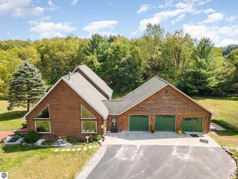 5509 S Littlefield Road, Remus, MI 49340