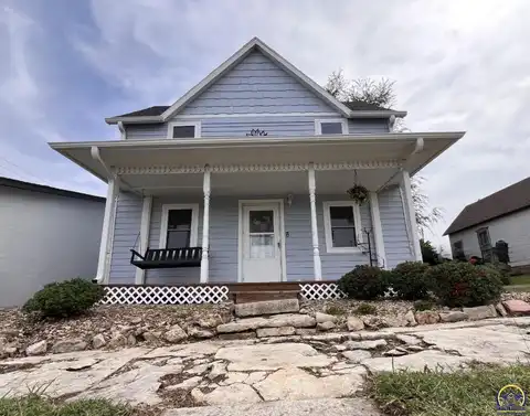 611 Delaware ST, Oskaloosa, KS 66066