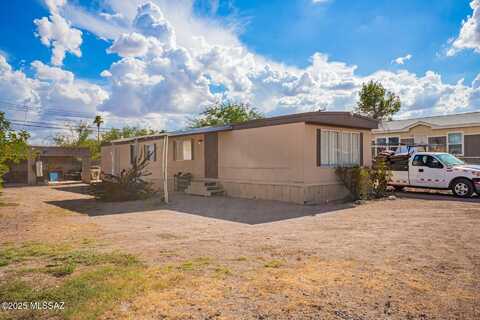 2551 W Roadrunner Road, Tucson, AZ 85746
