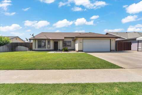 1395 Pine Drive, Lemoore, CA 93245