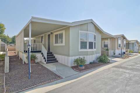 900 E Rankin Road, Tulare, CA 93274