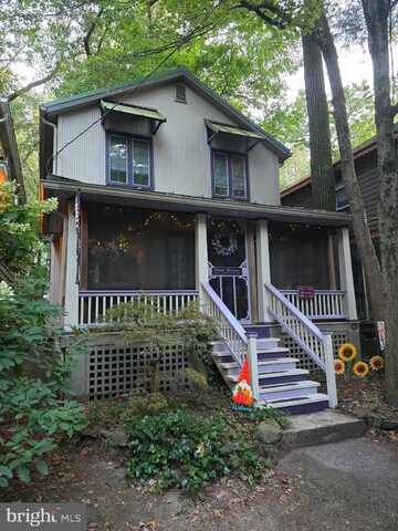 207 WEAVER AVE AVENUE, MOUNT GRETNA, PA 17064
