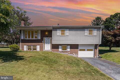 404 ERDMAN DRIVE, DAUPHIN, PA 17018