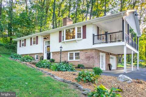 124 OAKRIDGE DRIVE, NEW HOLLAND, PA 17557